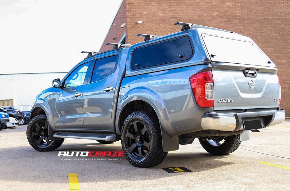 NISSAN NAVARA QUAKE SATIN BLACK